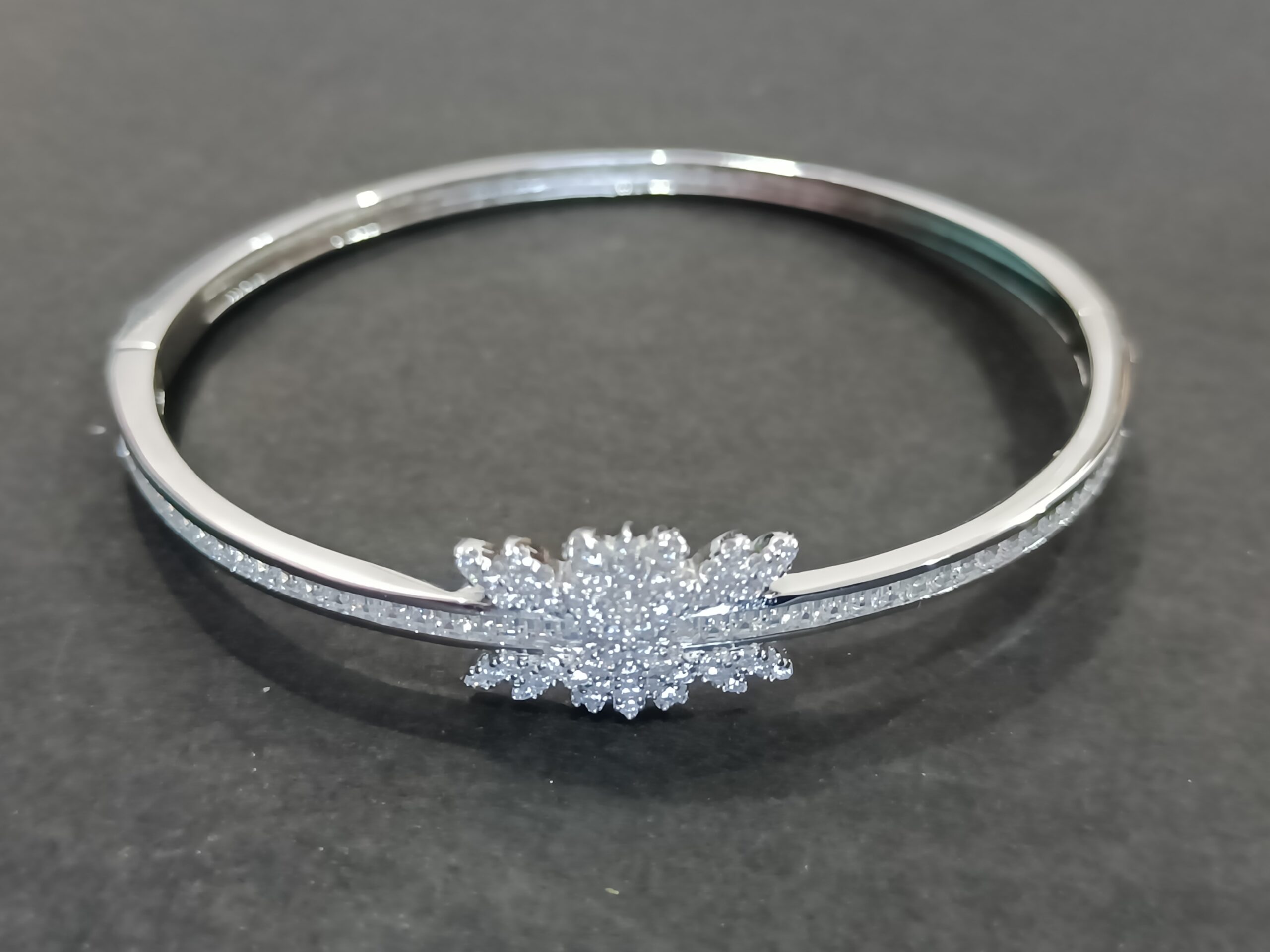 Snowflake Cluster Bracelet
